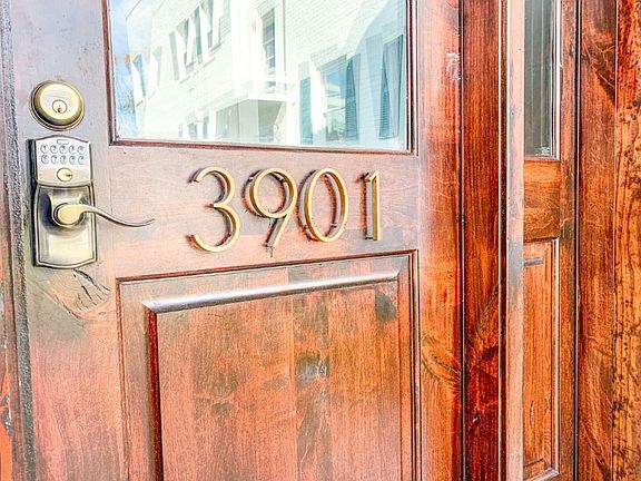 4th image of 3901-3903 Cutshaw Ave #3903-01