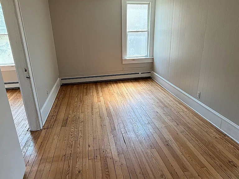 274 E Washington Ave — Photo 15