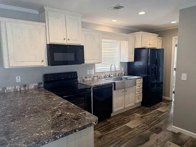 3 bed, 2.0 bath, 1014 sqft, $1,299 — Photo 4