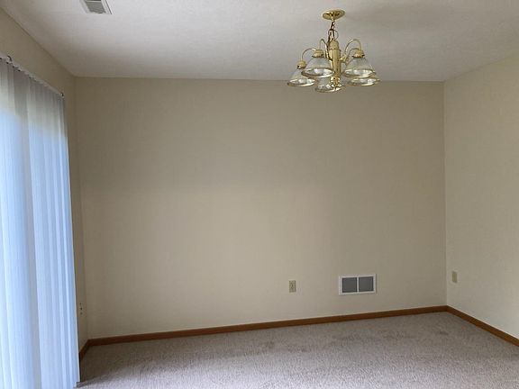 5th image of 767 Doty Dr