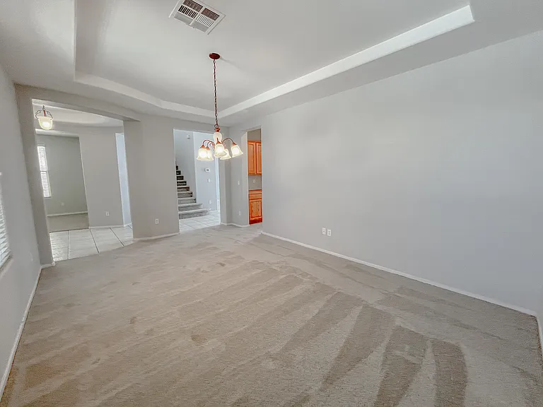 5646 Saint Elias St — Photo 14