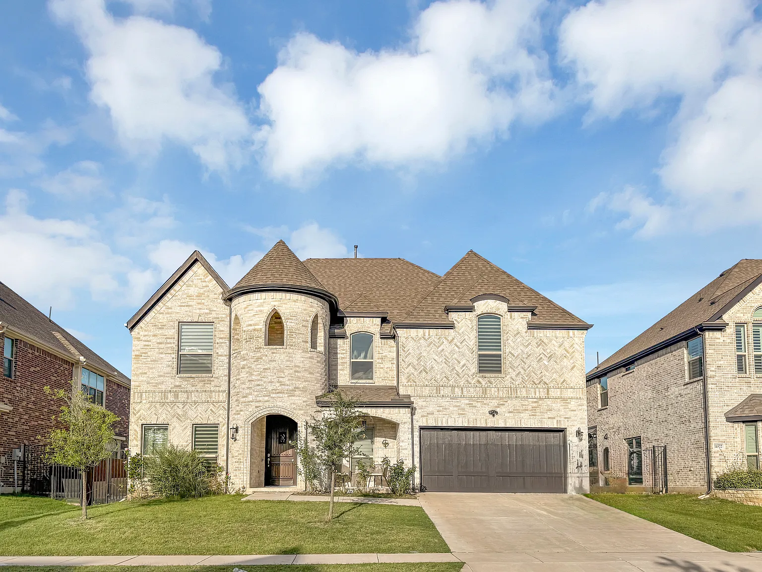 5 bed, 3816 sqft, $3,950 — Photo 2
