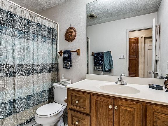 4th image of 1929 Creek Wood Ct