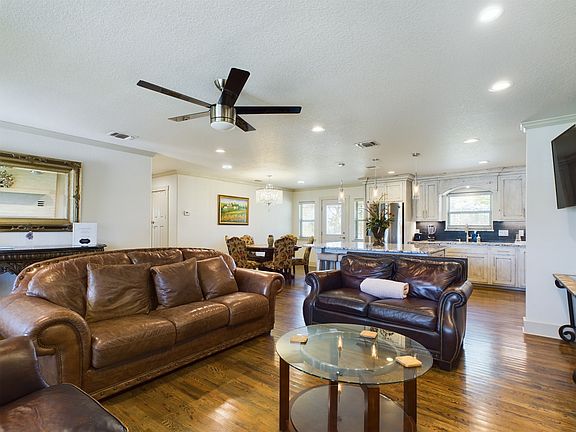 4th image of 4438 Goehmann Ln