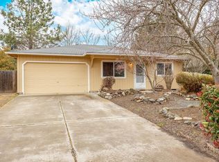 584 James St, Talent, OR 97540