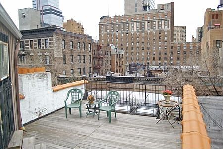 2nd image of 249 W 101st St APT 7