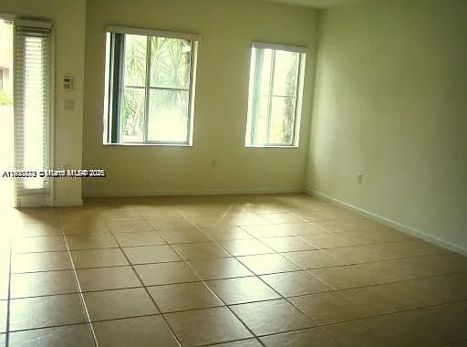 3 bed, 1423 sqft, $2,790 — Photo 2