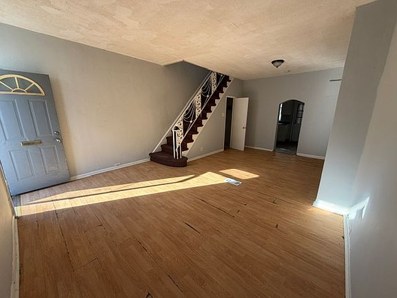 3rd image of 4546 N Mole St
