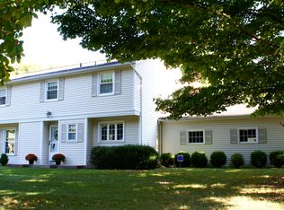 108 Farm Brook Dr, Rochester, NY 14625