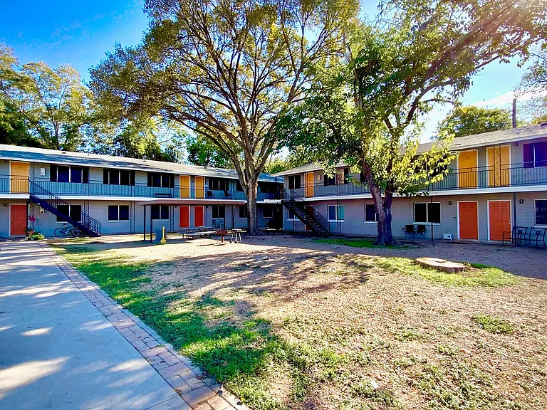 Sundance Apartments — Photo 10