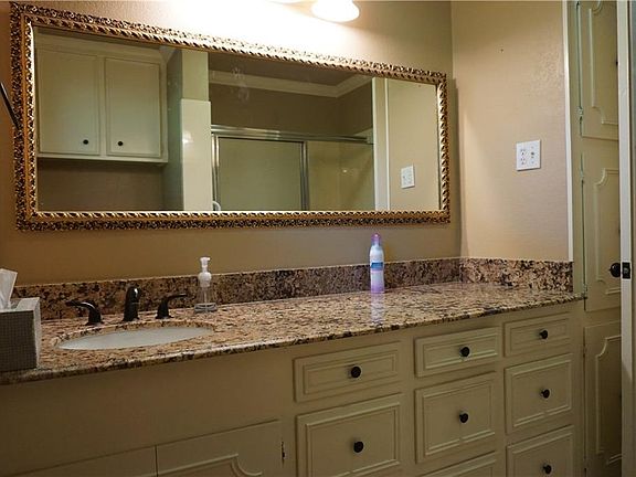 5th image of 1207 Belmont Cir
