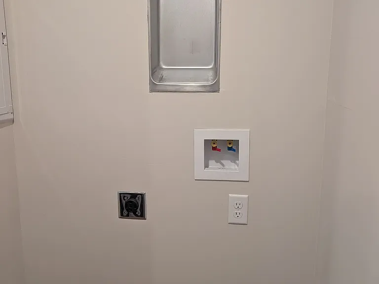 110 Hansbrough Pl #101 — Photo 6