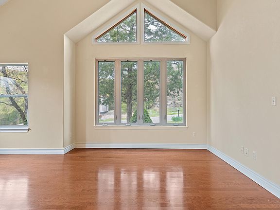 5th image of 430 Pine Woods Village Dr