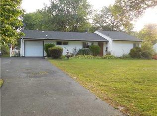 45 Kendall Rd, Kendall Park, NJ 08824