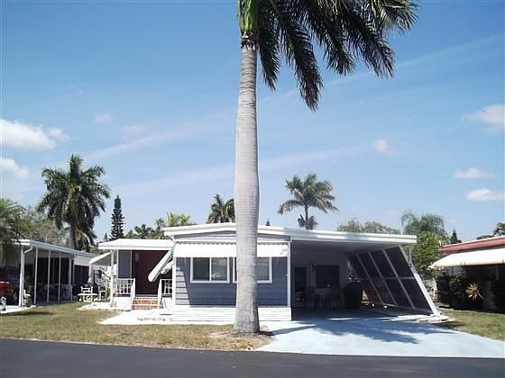 1st image of 12 Derwent Blvd