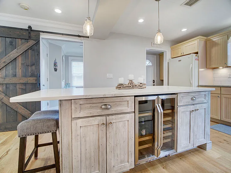 1704 Surf Ave — Photo 9
