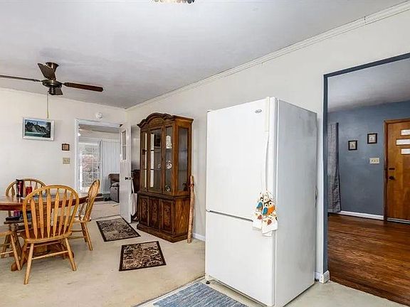 4th image of 114 Falls Ave #14