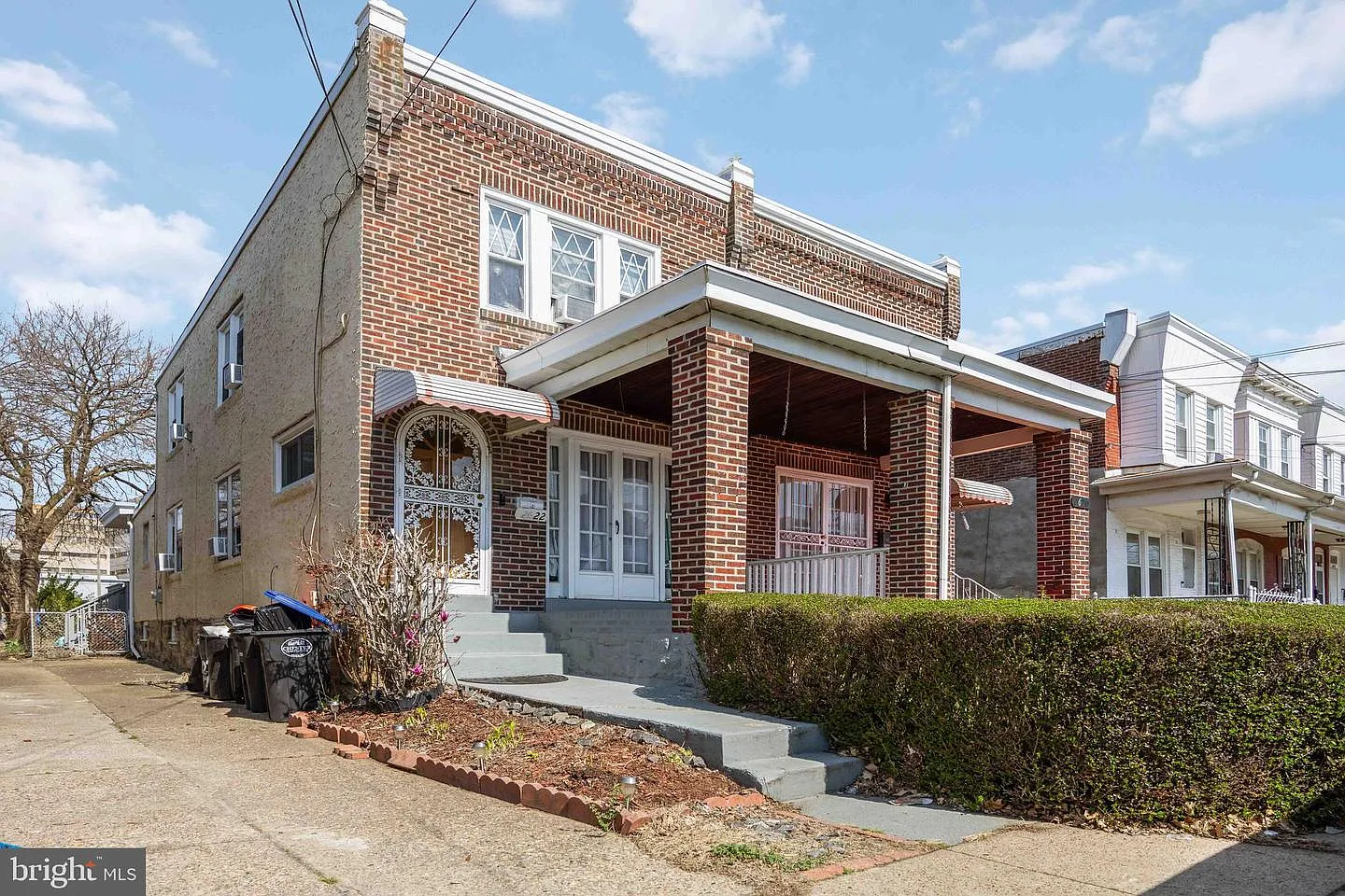 2622 W 7th St photo 1