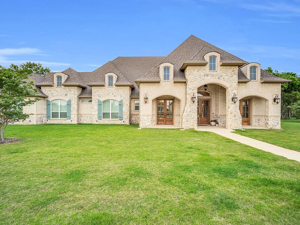 1st image of 421 McDonnell Ct