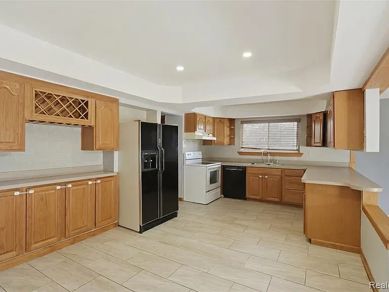 3125 Hedge Dr — Photo 11
