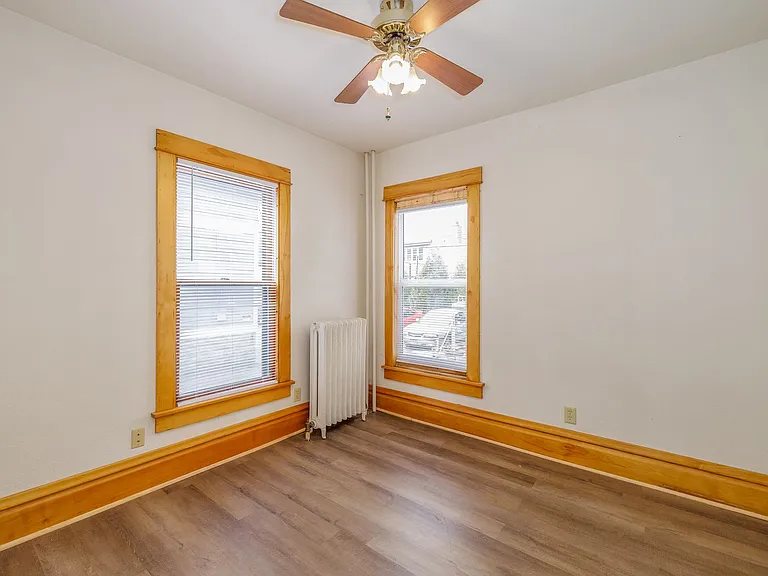 547 Jefferson St — Photo 6