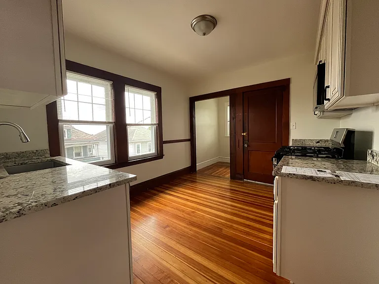 32 Boutwell St #2R — Photo 10