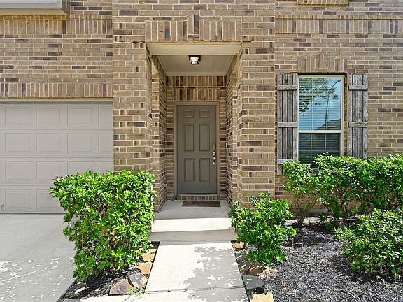 3rd image of 24039 Noble Darcy Ln