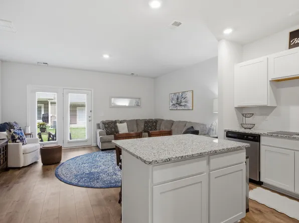 806 Dallas Dr, Columbia, TN 38401