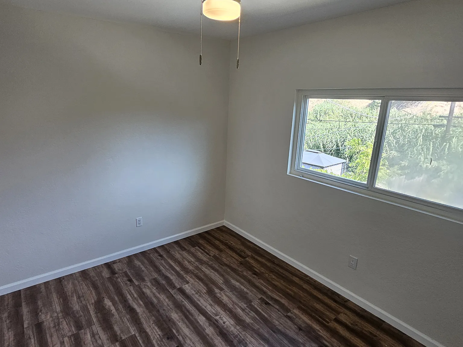 3 bed, 1.5 bath, 1600 sqft, $3,300 — Photo 1