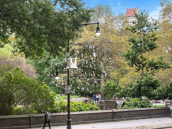 3rd image of 120 Central Park S #2DE