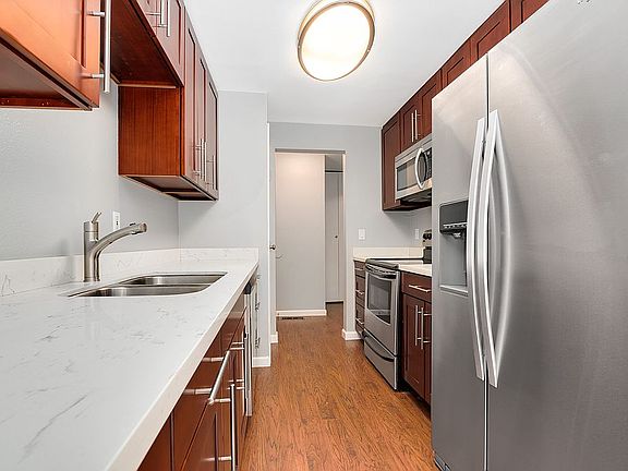 4th image of 9903 NE 124th St APT 606