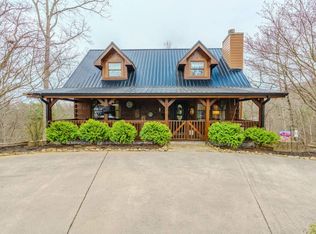 839 W Gold Dust Dr, Pigeon Forge, TN 37863