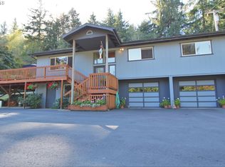 94032 Brush Ln, Coos Bay, OR 97420