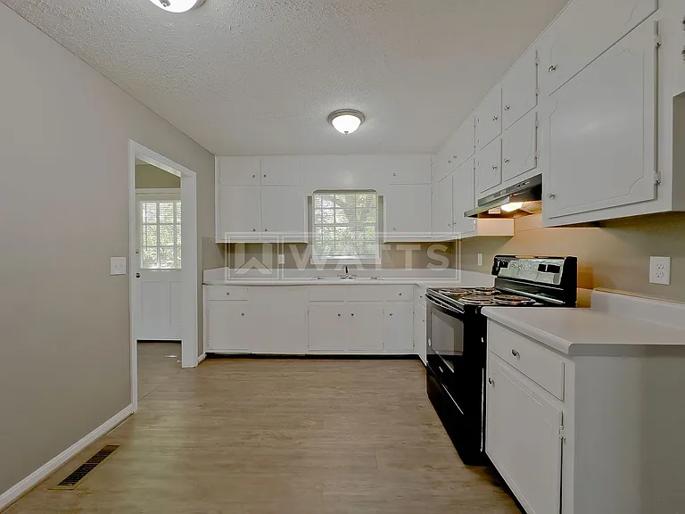 101 Shady Ln — Photo 9
