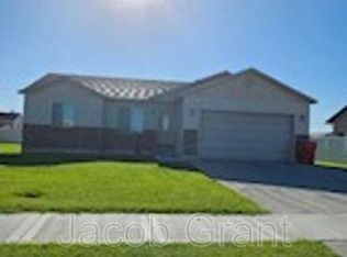 2910 N Golden Rod Dr, Idaho Falls, ID 83401