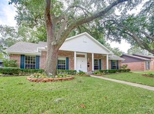8311 Braesdale Ln, Houston, TX 77071
