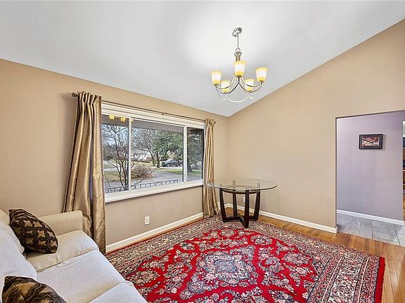 4th image of 24763 Tunbridge Ln