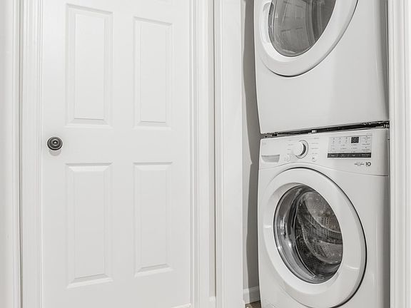 Laundry & Dryer
