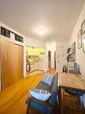5th image of 1819 2nd Ave #2FSS