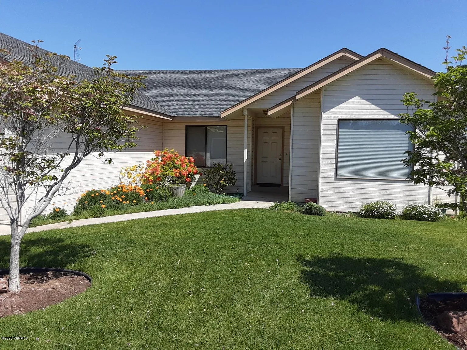 364 S 76th Ave photo 1