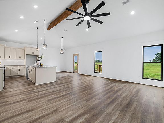 4th image of 31 High Point Dr