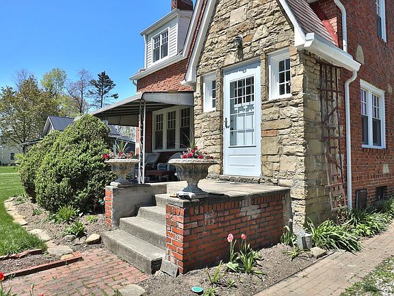 2nd image of 116 Rainbow Ave