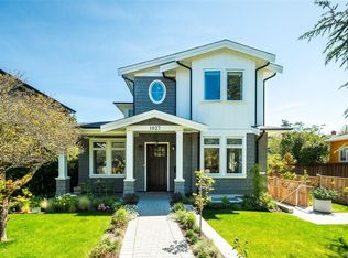 1027 Hampshire Rd, Oak Bay, BC V8S4S8