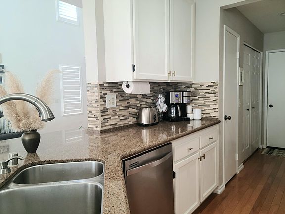 3rd image of 1732 Creekside Ln