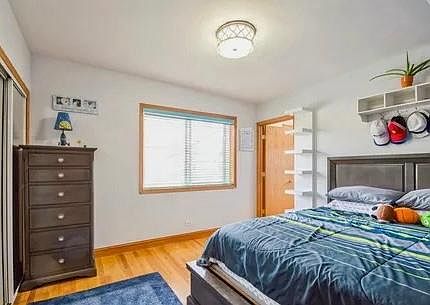 1st image of 2951 W Rosemont Ave
