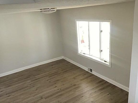 3rd image of 1481 Lauderdale Ave