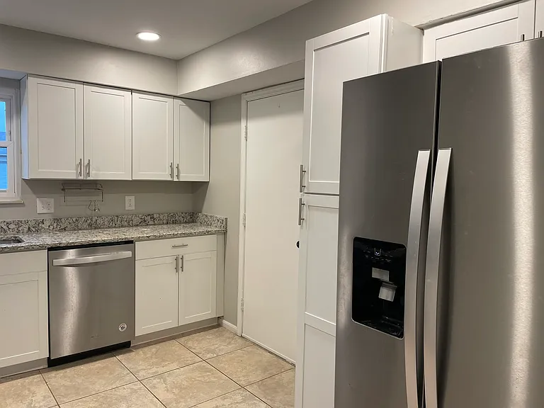 7560 Toweron Ln — Photo 11