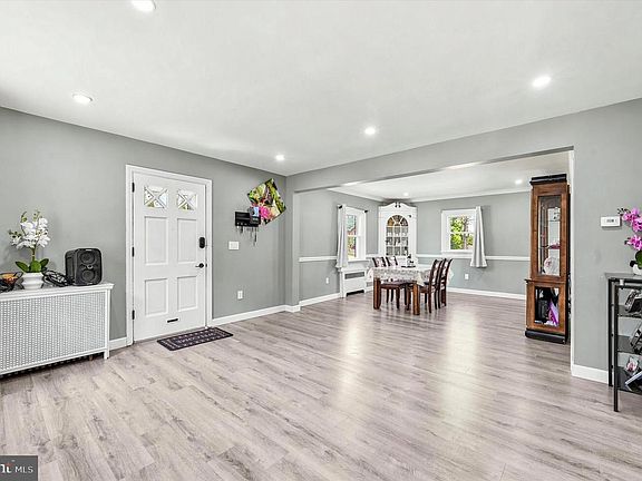 4th image of 214 Priscilla Ln