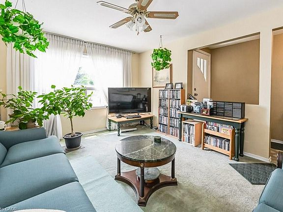 3rd image of 641 Limeridge Rd E