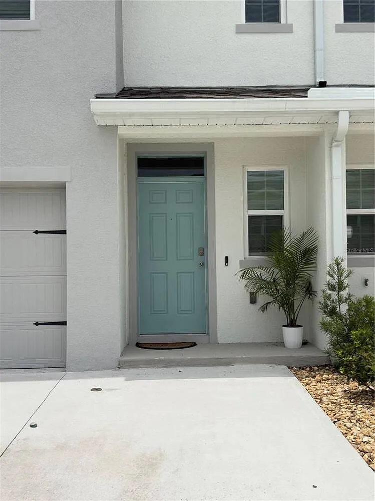 3 bed, 2.5 bath, 1488 sqft, $1,950 — Photo 3